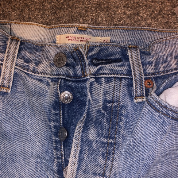 Levi’s - Picture 2 of 5